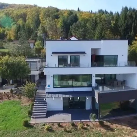 Villa Holiday Villas
